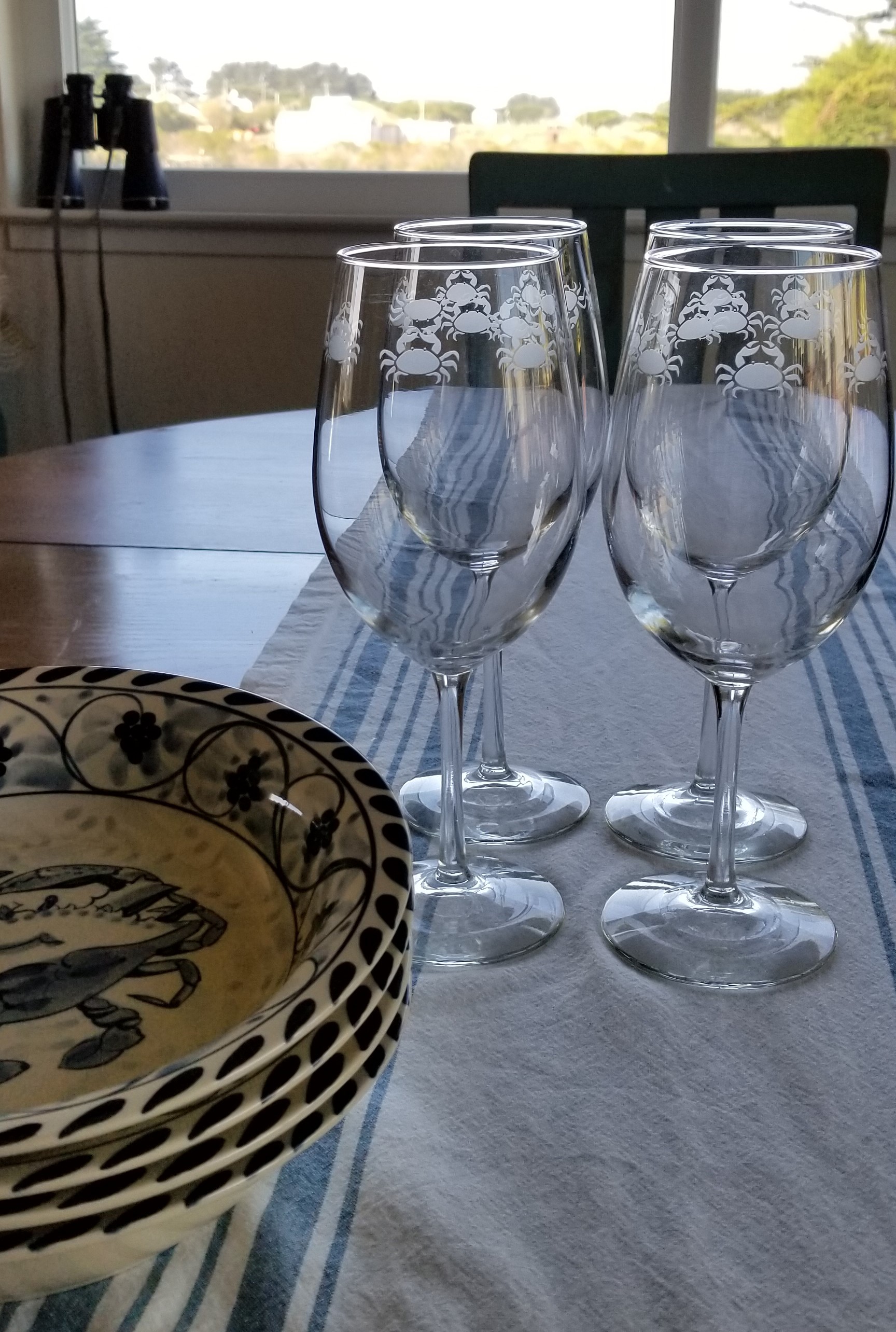Cast of Crabs Large Wine Glasses