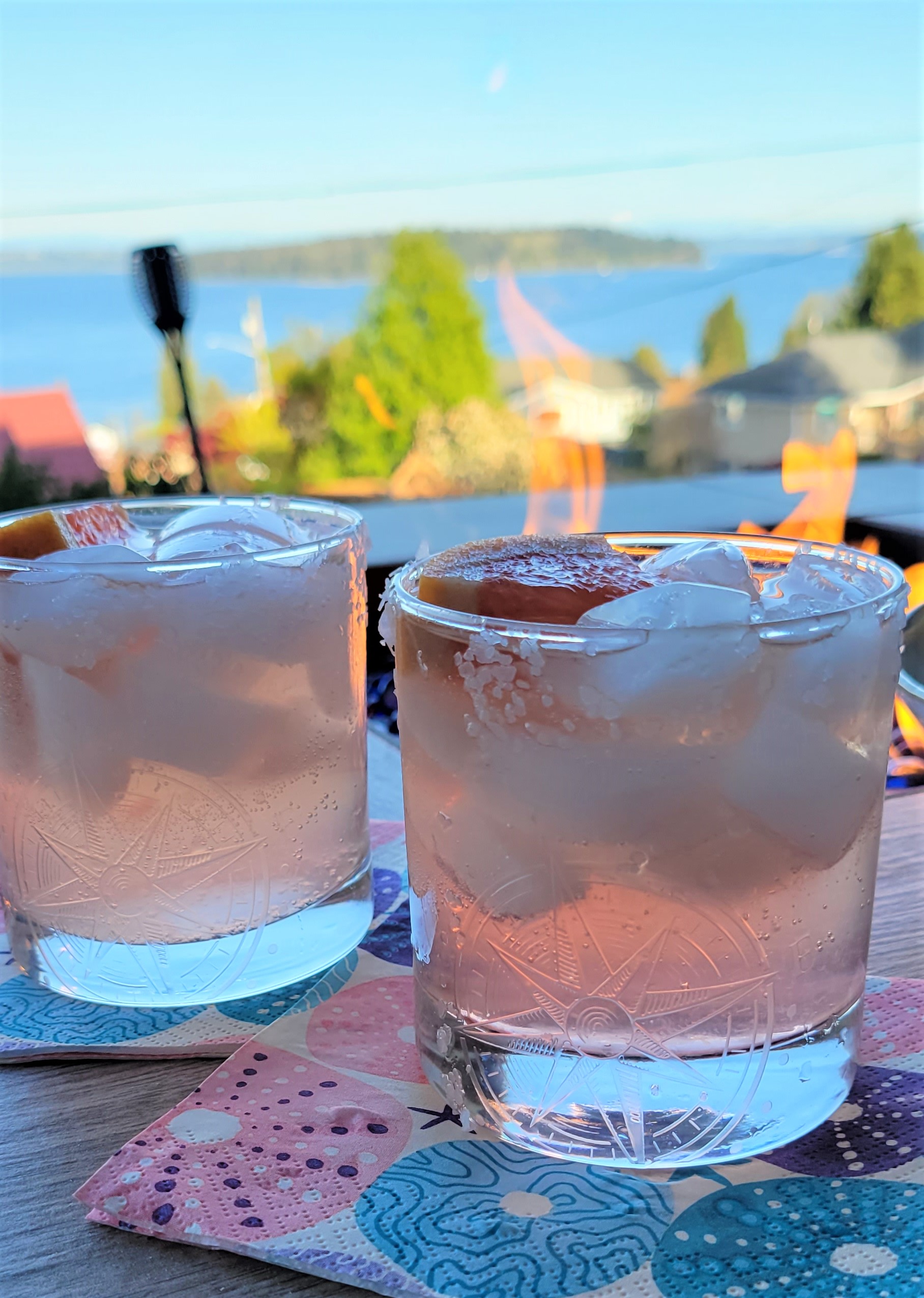 Compass Star Etched Rocks Glasses