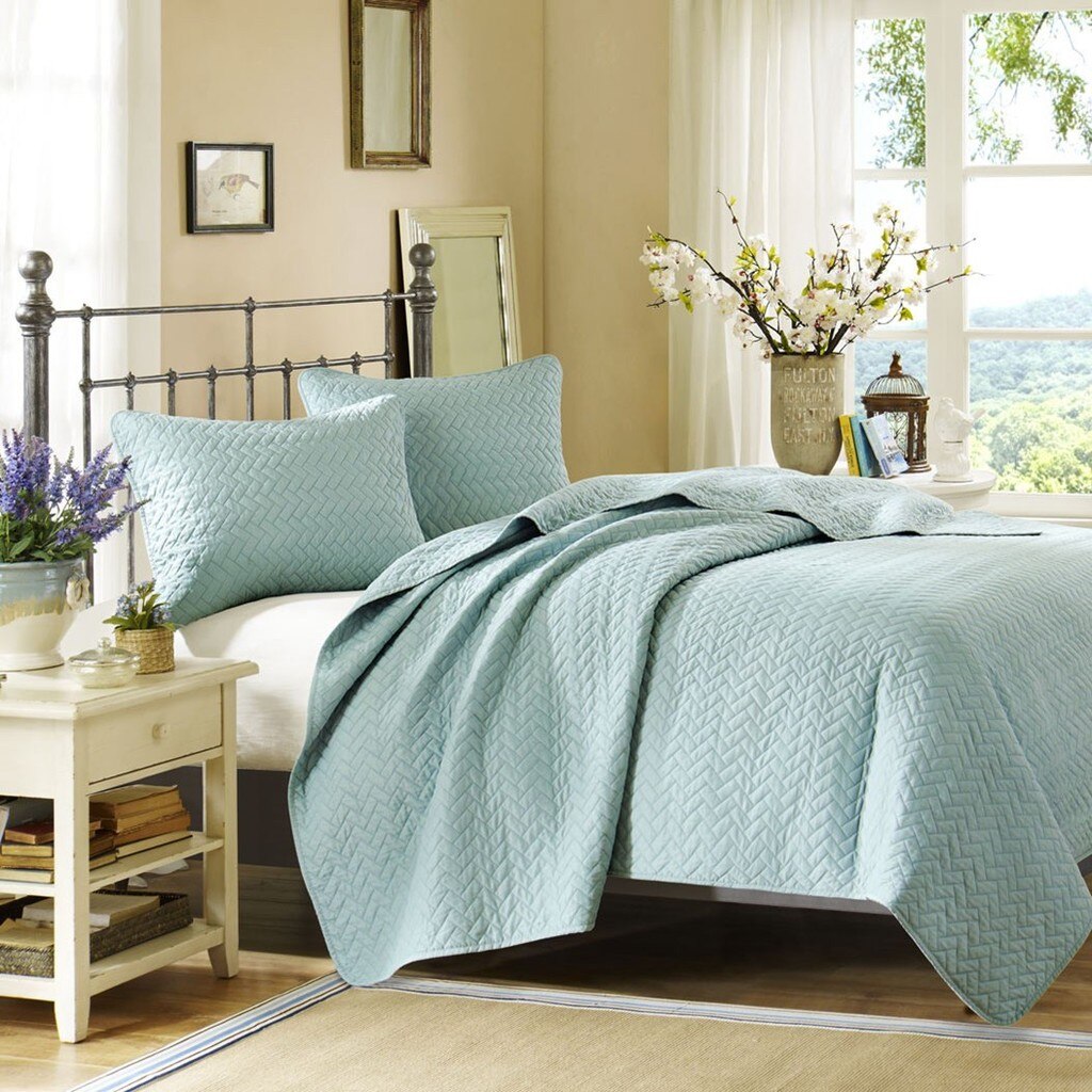 Vancouver Cove Sky Blue Velvet Touch Coverlet Set