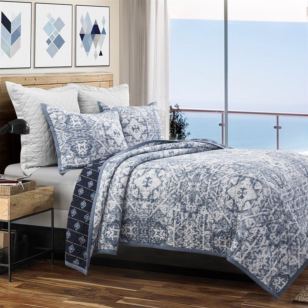 Blue Skies King Size Quilted 3-Piece Set